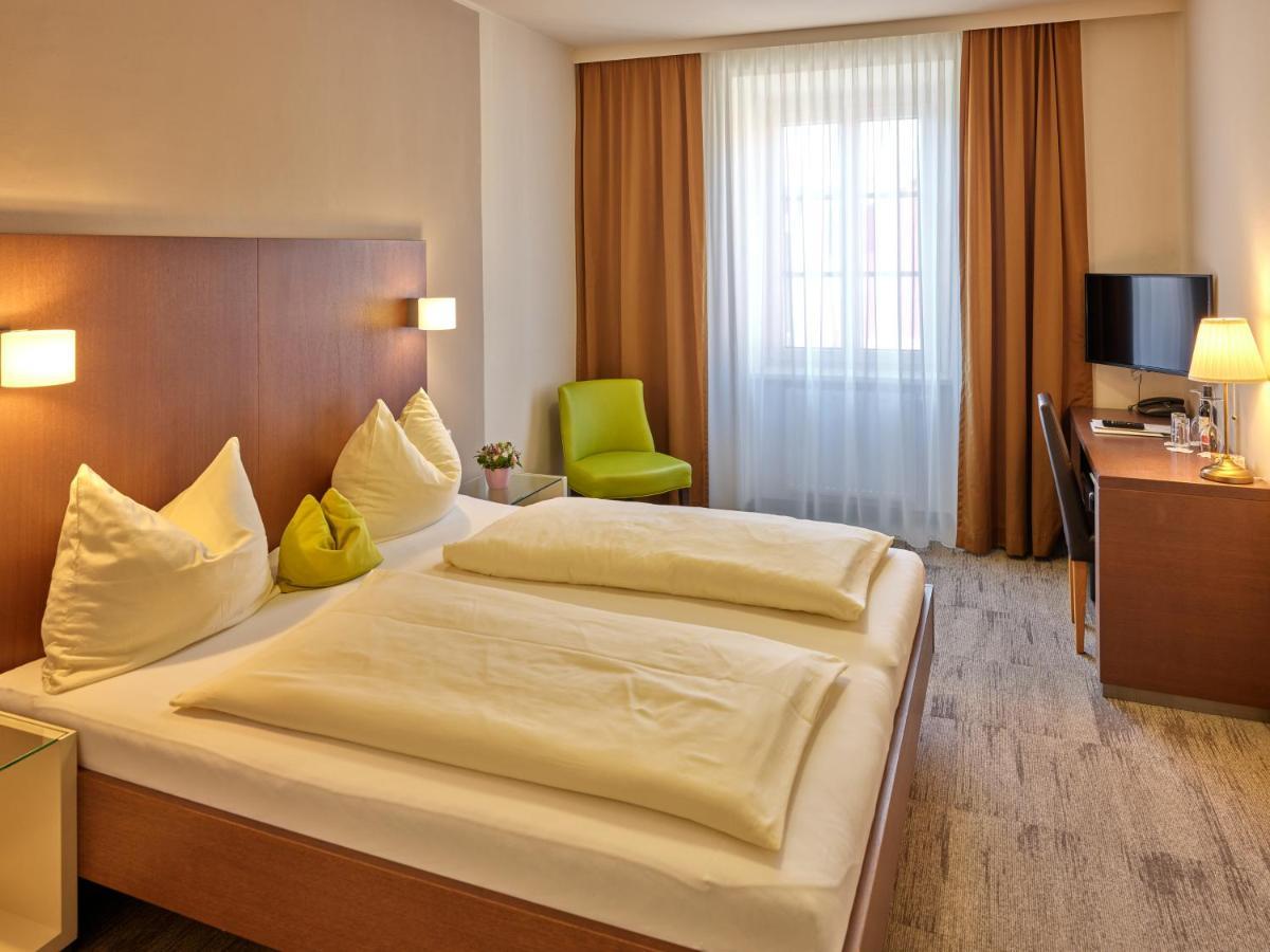 Stadthotel Шердинг Екстериор снимка