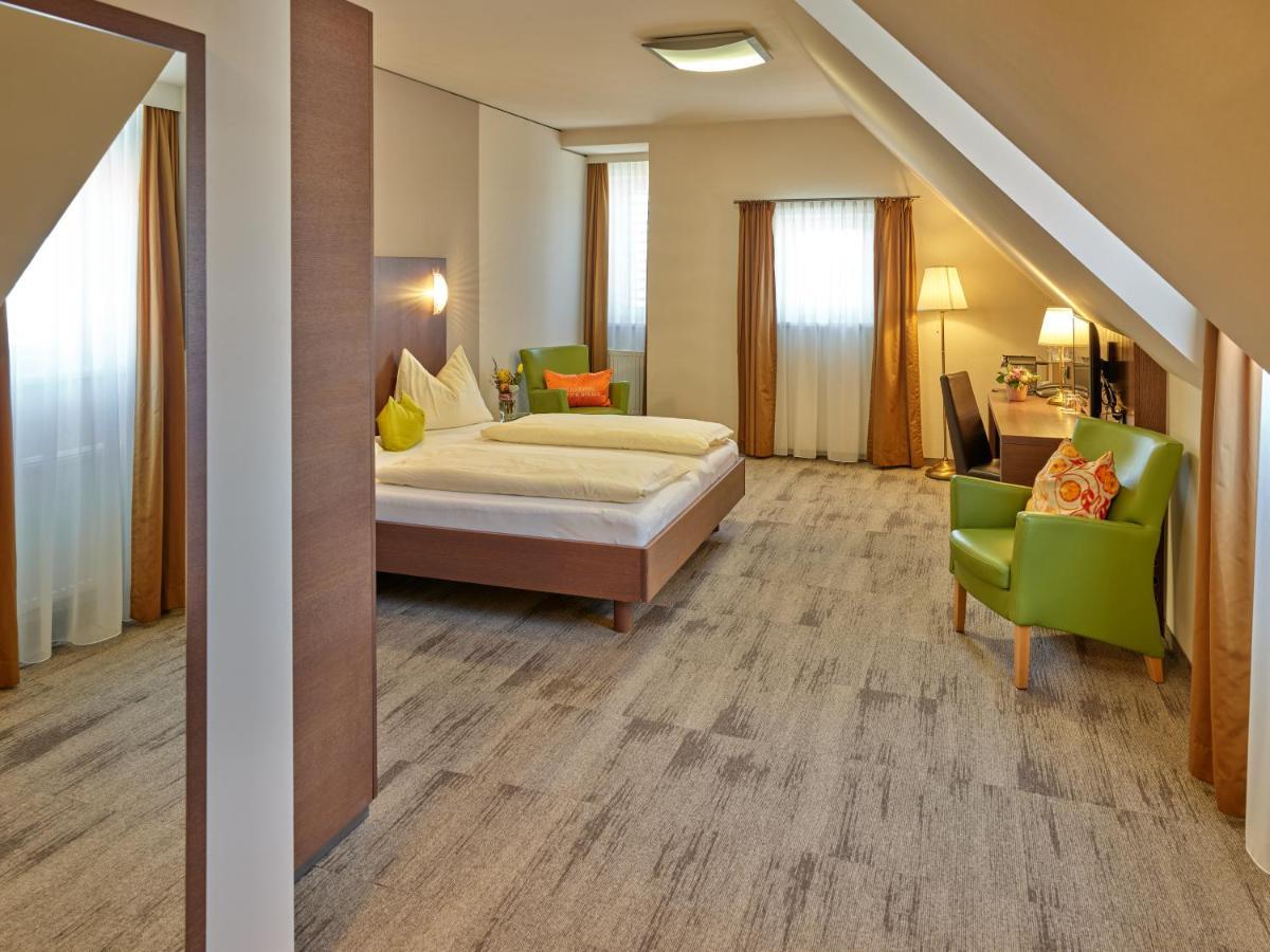 Stadthotel Шердинг Екстериор снимка